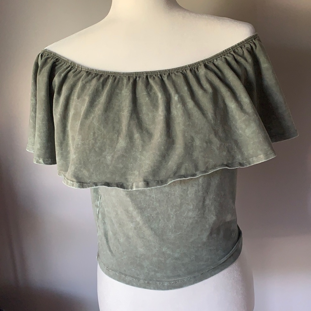 WFFS Women’s Sage Green Off The Shoulders Flowy Crop Top